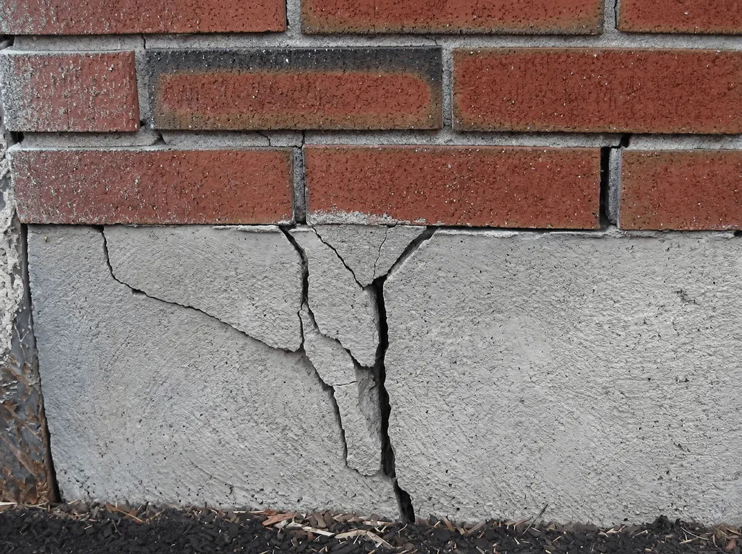 Concrete foundation with serious structural damage in Glendale, AZ